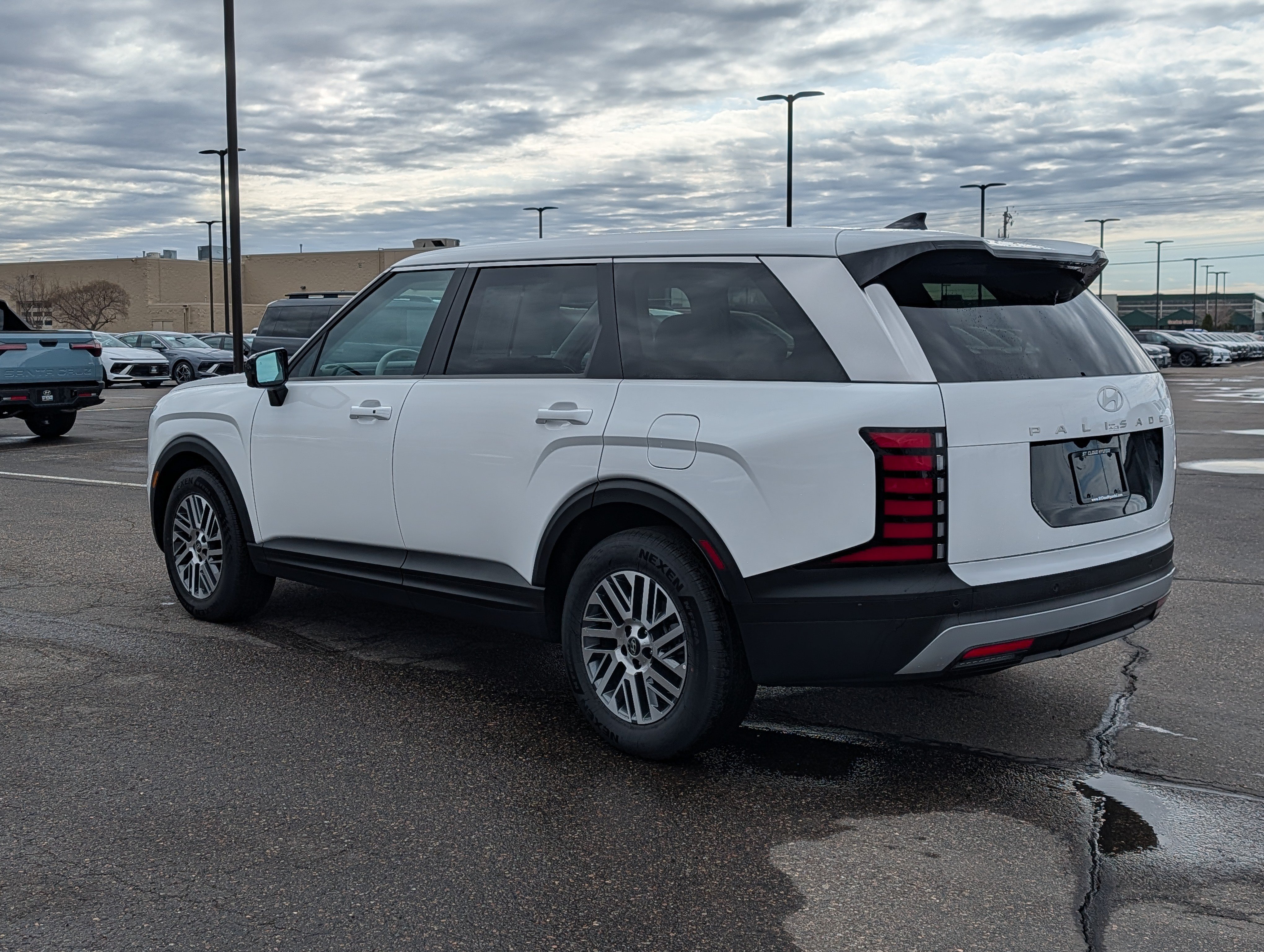 Used 2026 Hyundai Palisade SE AWD/4WD image 3