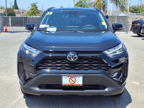 Used 2025 Toyota RAV4 XLE FWD image 2