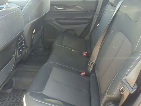 Used 2024 Jeep Grand Cherokee Laredo X image 21