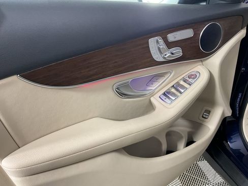 Used 2022 Mercedes-Benz GLC 300 4MATIC image 17