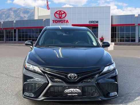 Used 2021 Toyota Camry SE FWD image 2