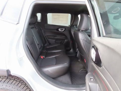 New 2026 Jeep Compass Trailhawk w/ Trailer Tow Group AWD/4WD image 27