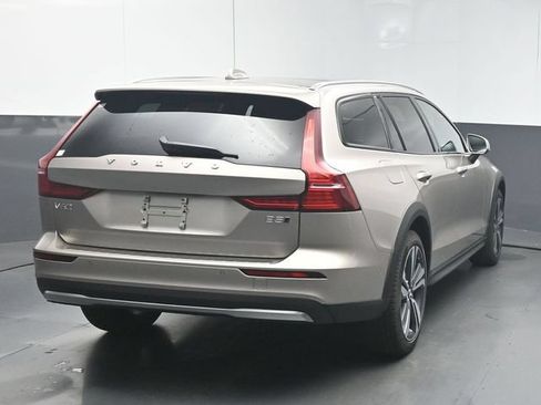 New 2026 Volvo V60 B5 Cross Country Plus w/ Protection Package Premier AWD/4WD image 7