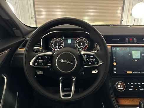 Used 2025 Jaguar F-PACE R-Dynamic S image 24
