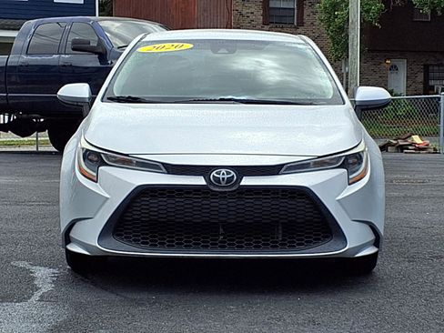 Used 2020 Toyota Corolla L image 2