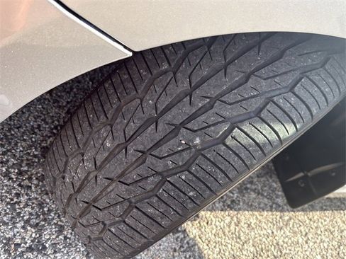 Used 2021 Toyota Camry SE w/ Carpet Mat Package (TMS) image 10