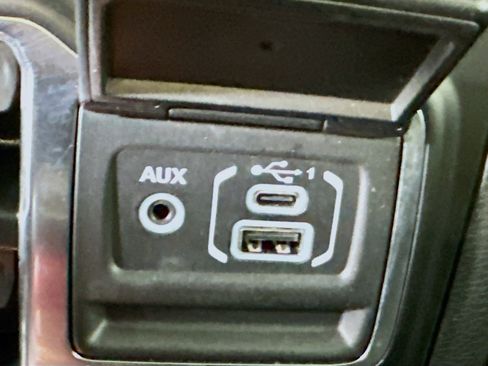 Used 2022 Jeep Wrangler Sahara w/ Cold Weather Group image 25