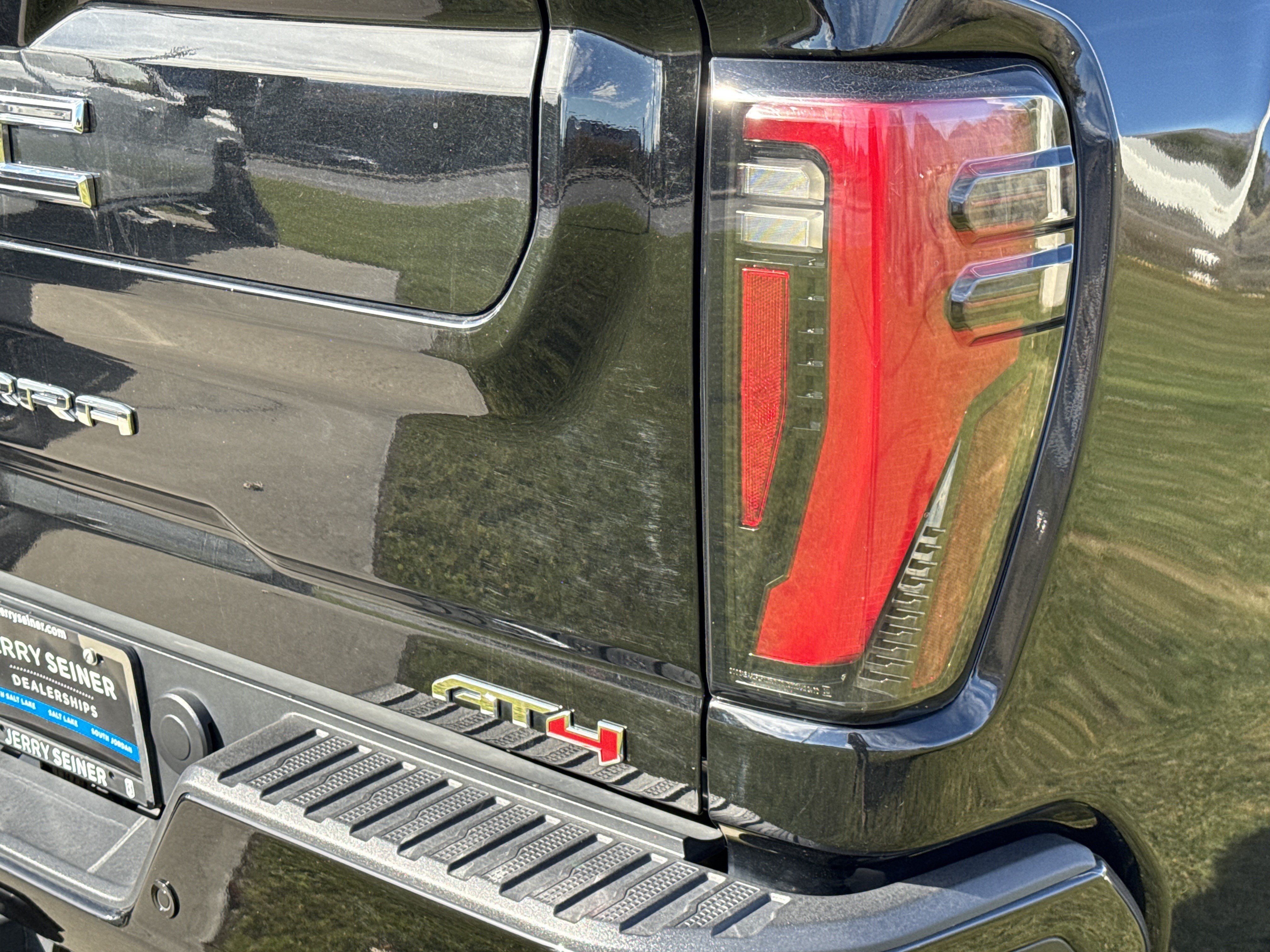 Certified 2024 GMC Sierra 3500 AT4 w/ AT4 Premium Plus Package AWD/4WD image 12