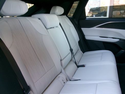 Used 2024 Cadillac Lyriq Sport image 43