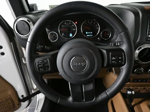 Used 2016 Jeep Wrangler Unlimited Sahara w/ Connectivity Group AWD/4WD image 2
