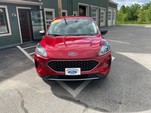 Used 2022 Ford Escape SE w/ Cold Weather Package AWD/4WD image 3