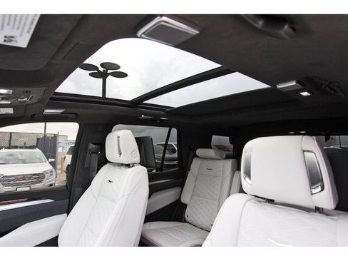 New 2026 Cadillac Escalade Platinum Sport w/ LPO, ONYX Package AWD/4WD image 24