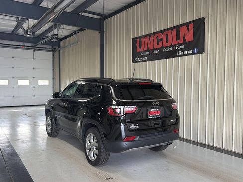 Used 2022 Jeep Compass Limited w/ Sun and Sound Group image 3