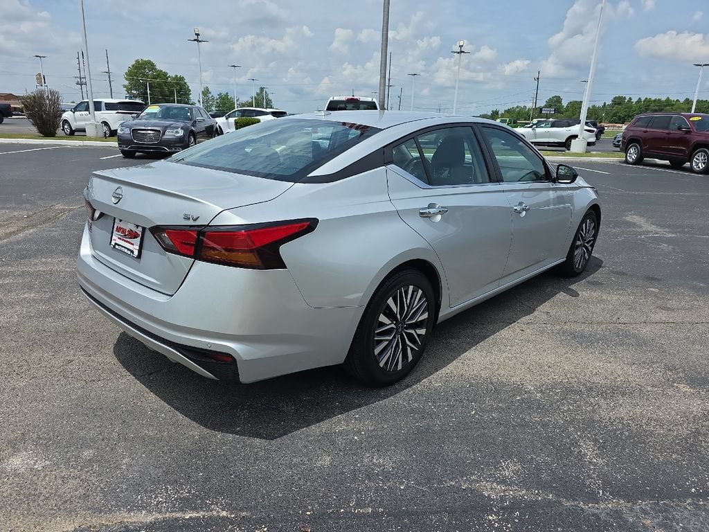 Used 2024 Nissan Altima 2.5 SV FWD image 6