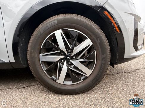 Used 2023 Kia Sorento EX w/ Panoramic Sunroof Package image 6