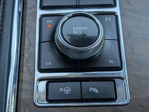 Used 2019 Ford Expedition Platinum image 23