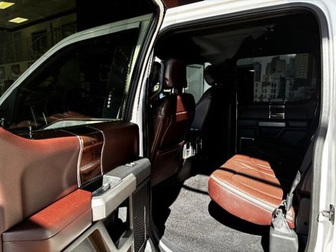 Used 2015 Ford F150 Platinum w/ Equipment Group 701A Luxury RWD image 23