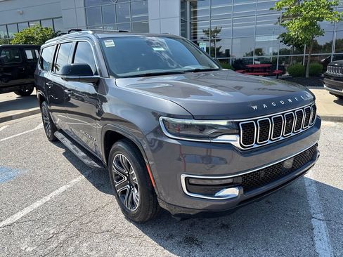 Used 2023 Jeep Wagoneer L 4WD w/ Premium Group I image 6