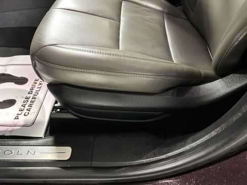 Used 2023 Lincoln Corsair Reserve image 13