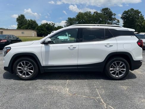 Used 2022 GMC Terrain SLT w/ Infotainment Package II FWD image 10