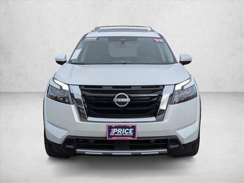 Used 2025 Nissan Pathfinder Platinum w/ Cargo Package image 2