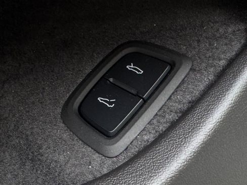 Used 2023 Chevrolet Corvette Stingray Convertible image 82