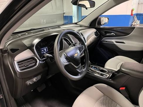 Used 2021 Chevrolet Equinox LS w/ LS Convenience Package AWD/4WD image 23