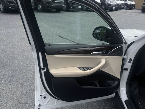 Used 2024 BMW X3 sDrive30i w/ Convenience Package RWD image 40