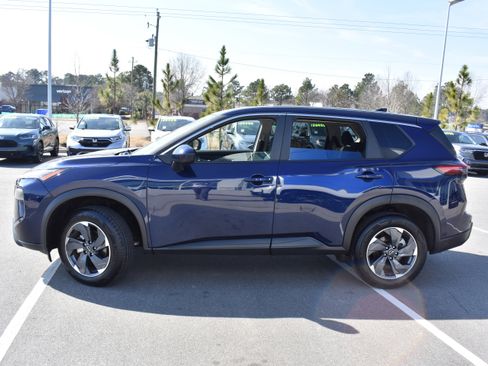 Used 2025 Nissan Rogue SV image 6