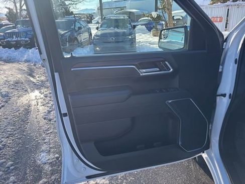 Used 2025 GMC Sierra 1500 SLT image 11