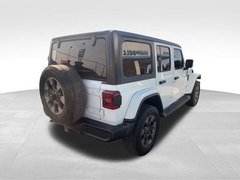 Used 2018 Jeep Wrangler Unlimited Sahara AWD/4WD image 11