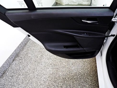 Used 2019 Jaguar XE Premium image 9