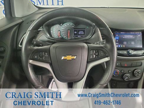 Used 2022 Chevrolet Trax LT w/ LT Convenience Package AWD/4WD image 18