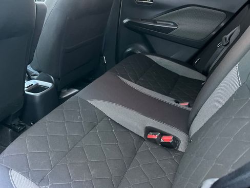 Used 2020 Nissan Kicks SV image 5