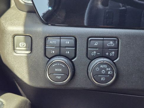 Used 2024 Chevrolet Silverado 1500 High Country w/ High Country Premium Package AWD/4WD image 23