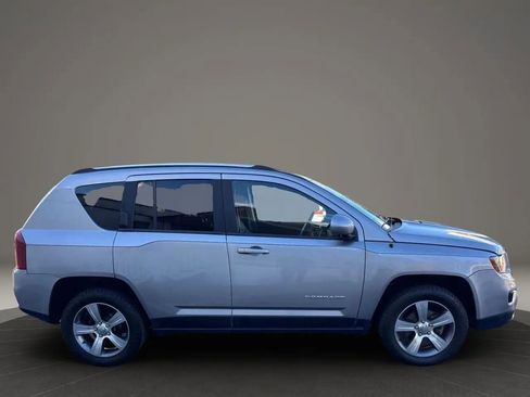 Used 2016 Jeep Compass High Altitude image 3