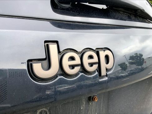 Used 2016 Jeep Grand Cherokee Limited 75th Anniversary AWD/4WD image 31