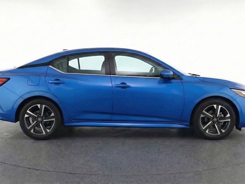 Used 2025 Nissan Sentra SV FWD image 11
