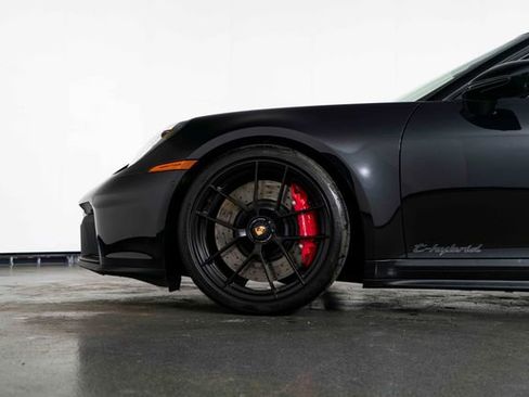 Used 2025 Porsche 911 Carrera 4 GTS image 12