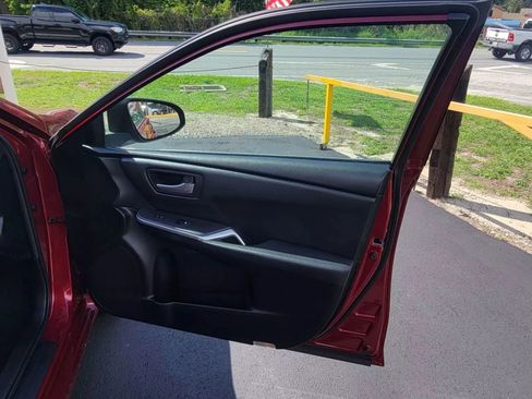 Used 2016 Toyota Camry SE image 20