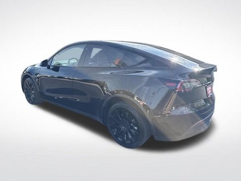Used 2022 Tesla Model Y Long Range AWD/4WD image 5
