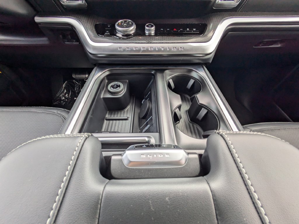 New 2027 Ford Expedition Max Platinum w/ Stealth Appearance Package RWD image 20