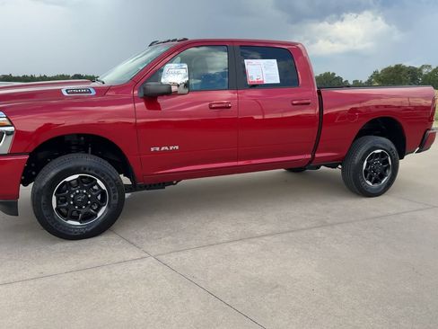 Used 2026 RAM 2500 Laramie AWD/4WD image 5