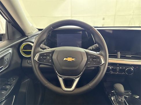 Used 2024 Chevrolet Trax LT w/ Driver Confidence Package image 34