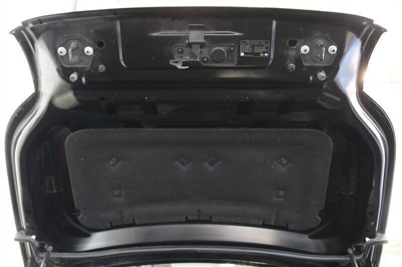 Used 2023 Land Rover Defender 110 S AWD/4WD image 36