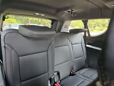 New 2026 Chevrolet Suburban High Country AWD/4WD image 13