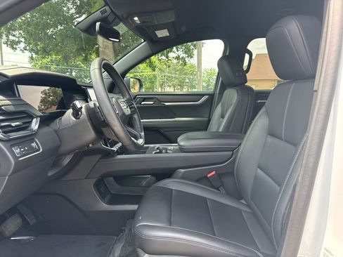 Used 2024 GMC Acadia Elevation w/ Black Edition FWD image 9