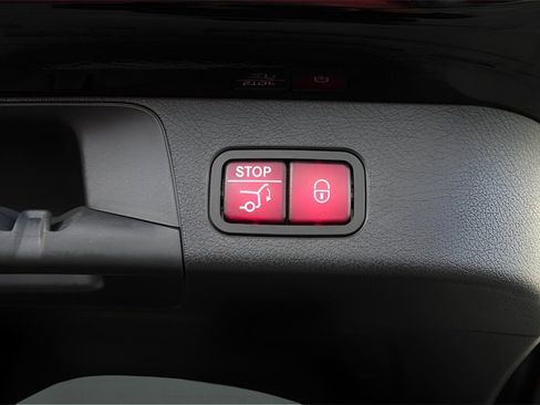 Used 2021 Mercedes-Benz GLB 35 AMG 4MATIC w/ Multimedia Package image 45