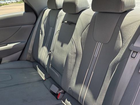 Used 2025 Hyundai Elantra SEL FWD image 28