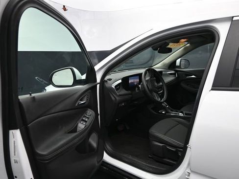 Used 2025 Buick Encore GX Preferred image 12